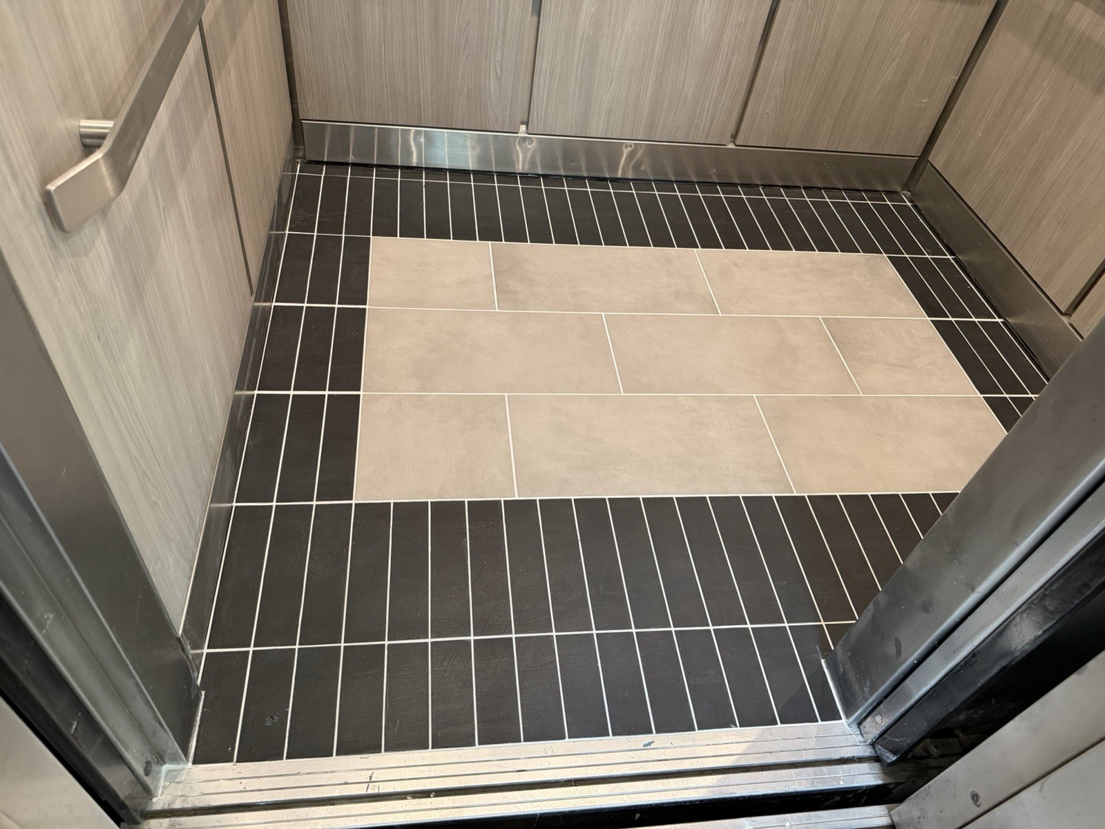 Light Gray Wood Flooring Planks, Matte Low Gloss, Floating Installation
