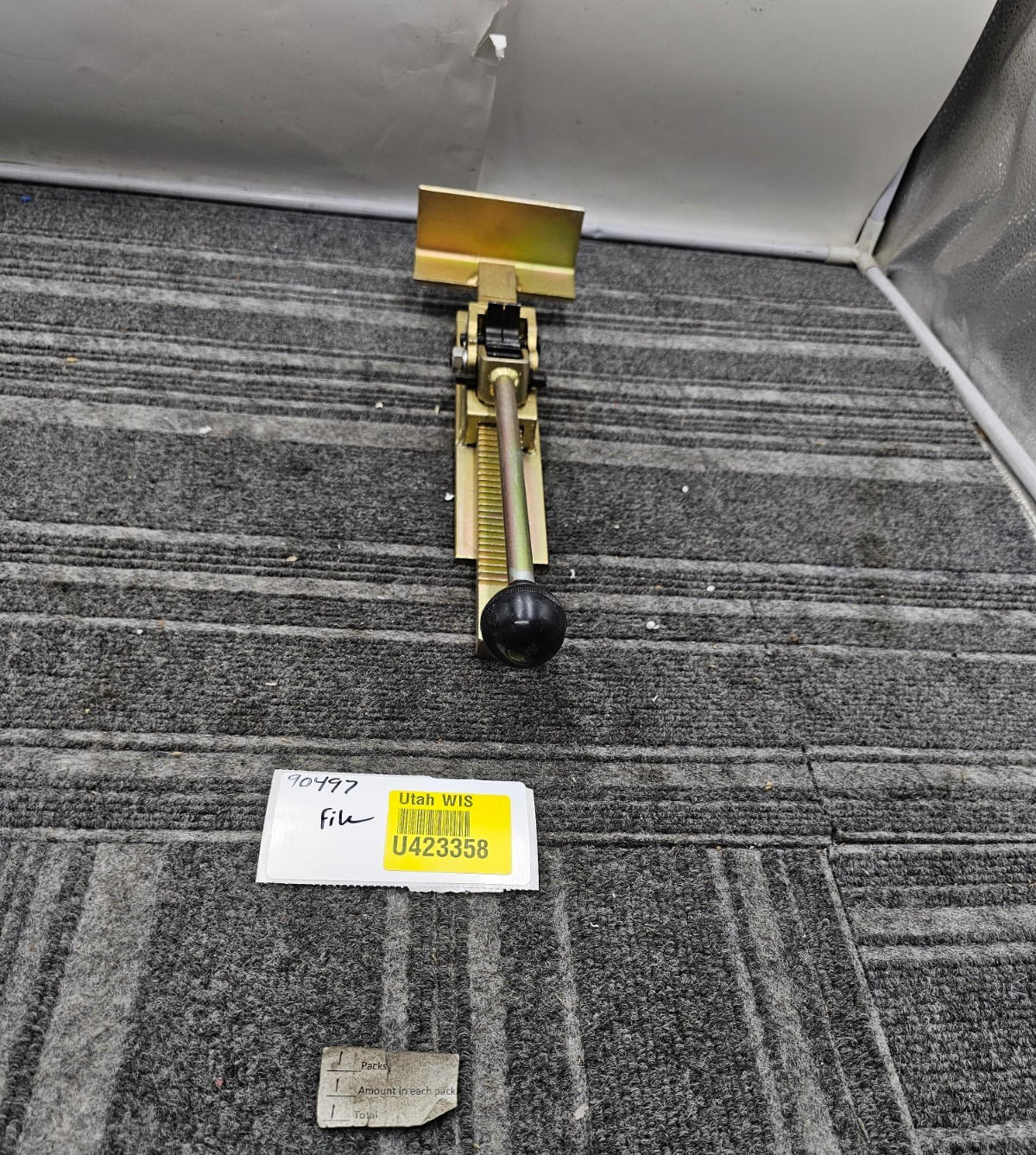 Hardwood Flooring Jack – Ratcheting Wood Floor Clamp Tool For Hardwood Plank