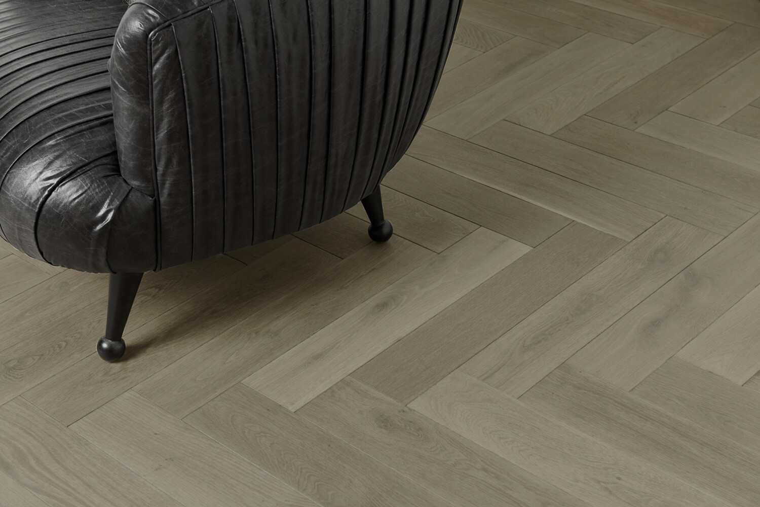 Syracuse – ADM Flooring – 4-3/4″ Wide Oak Engineered Hardwood Floors Herringbone