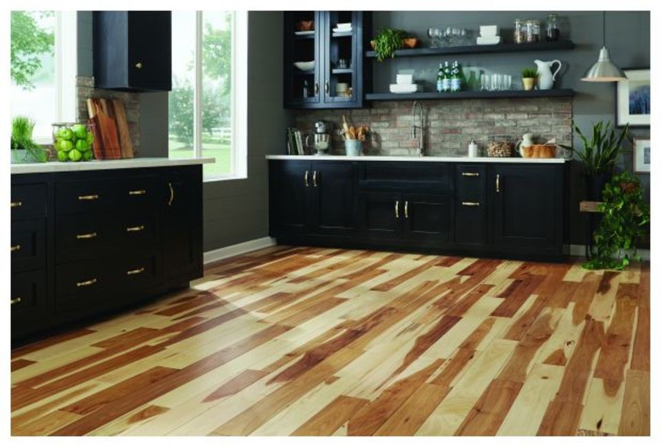 Mullican 235-NS-HI-3-L Nature Solid 3″W Smooth Solid Hickory – Natural