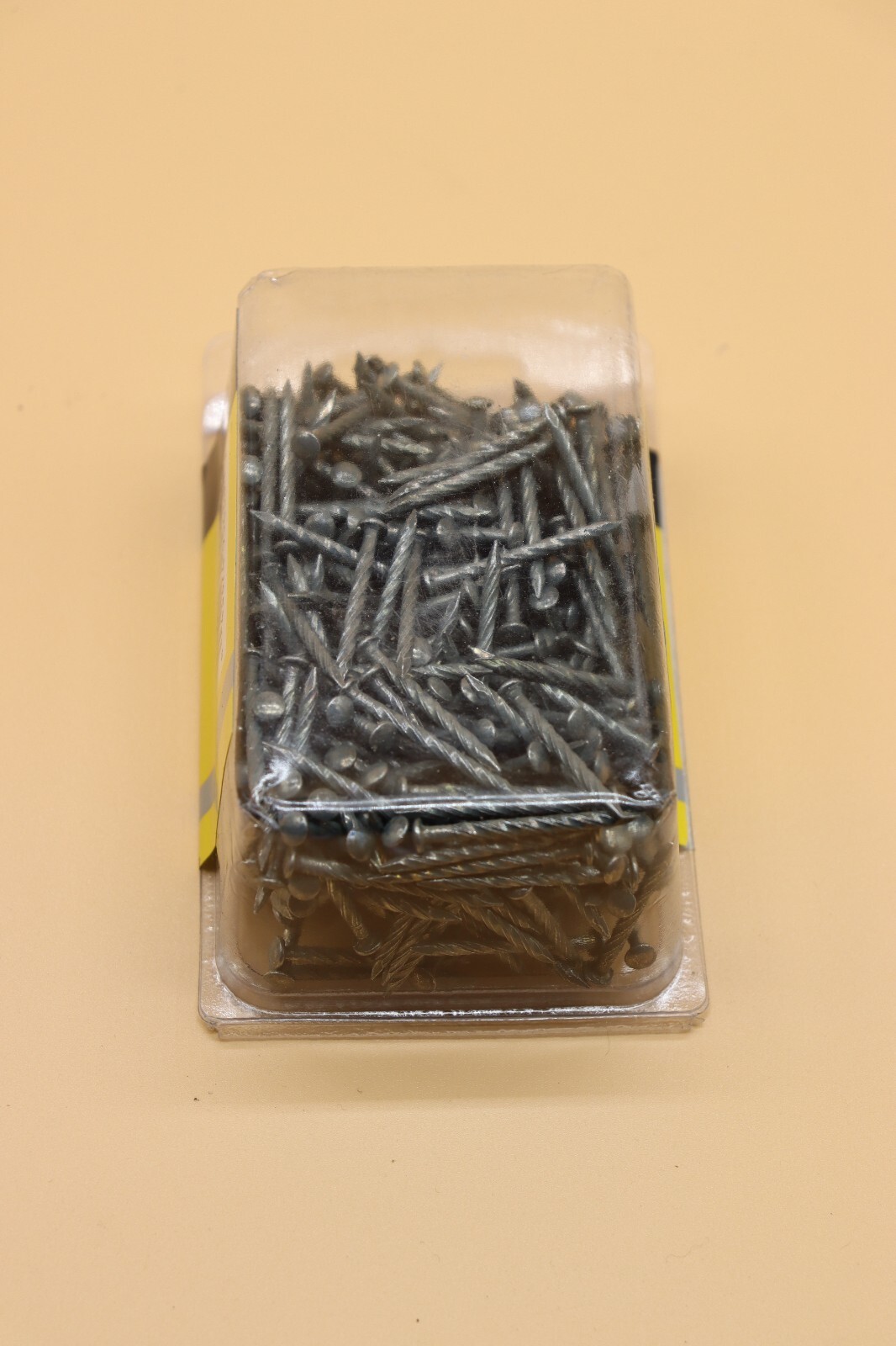 M-D 1-1/4″ Floor Trim Fasteners 1lb pack Silver 95638