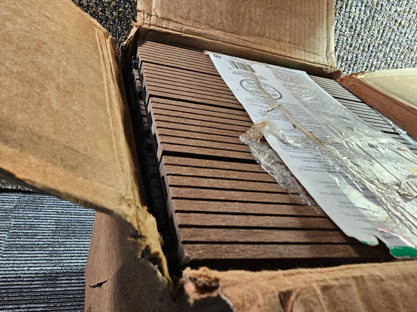 (QTY 24) Select Surfaces SCDTP0401 Composite Deck Tiles Cedar 11.81″ x 11.81″
