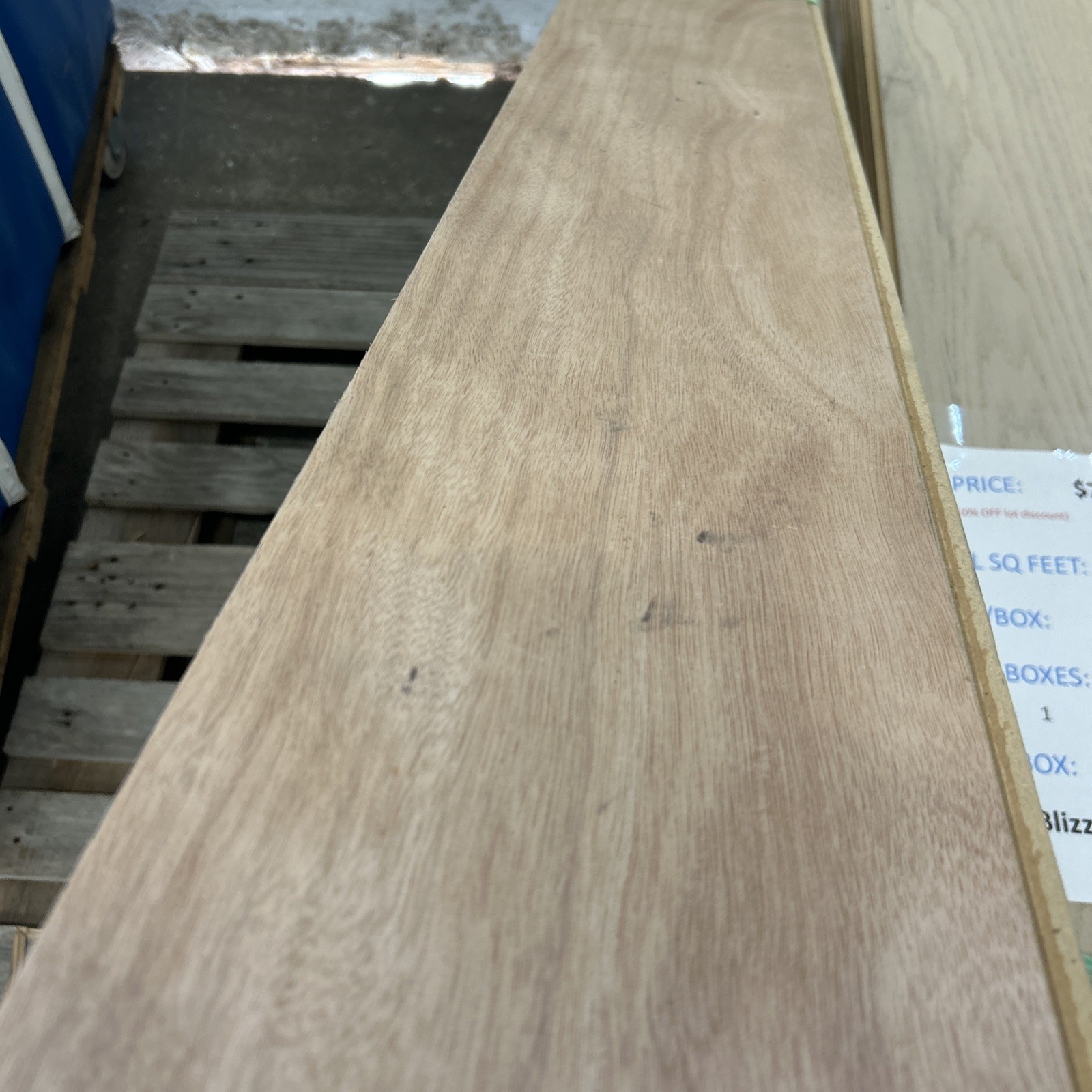 Blizzard Oak Mohawk Engineered hardwood Flooring, Open Box,Not Used, 17.18 Box