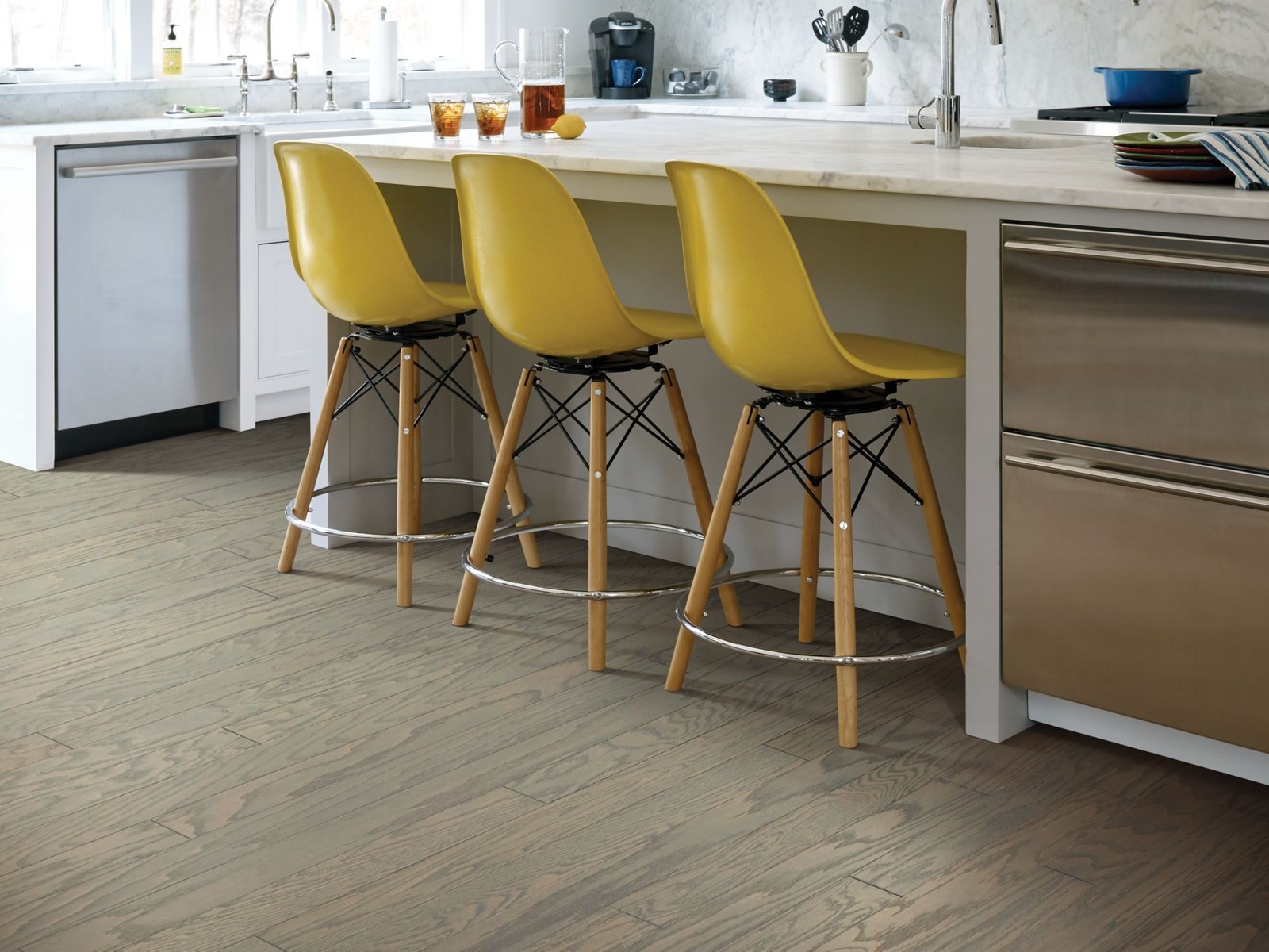 Shaw SW581 Albright Oak 3-1/4″W Smooth Engineered Red Oak – Hazelnut