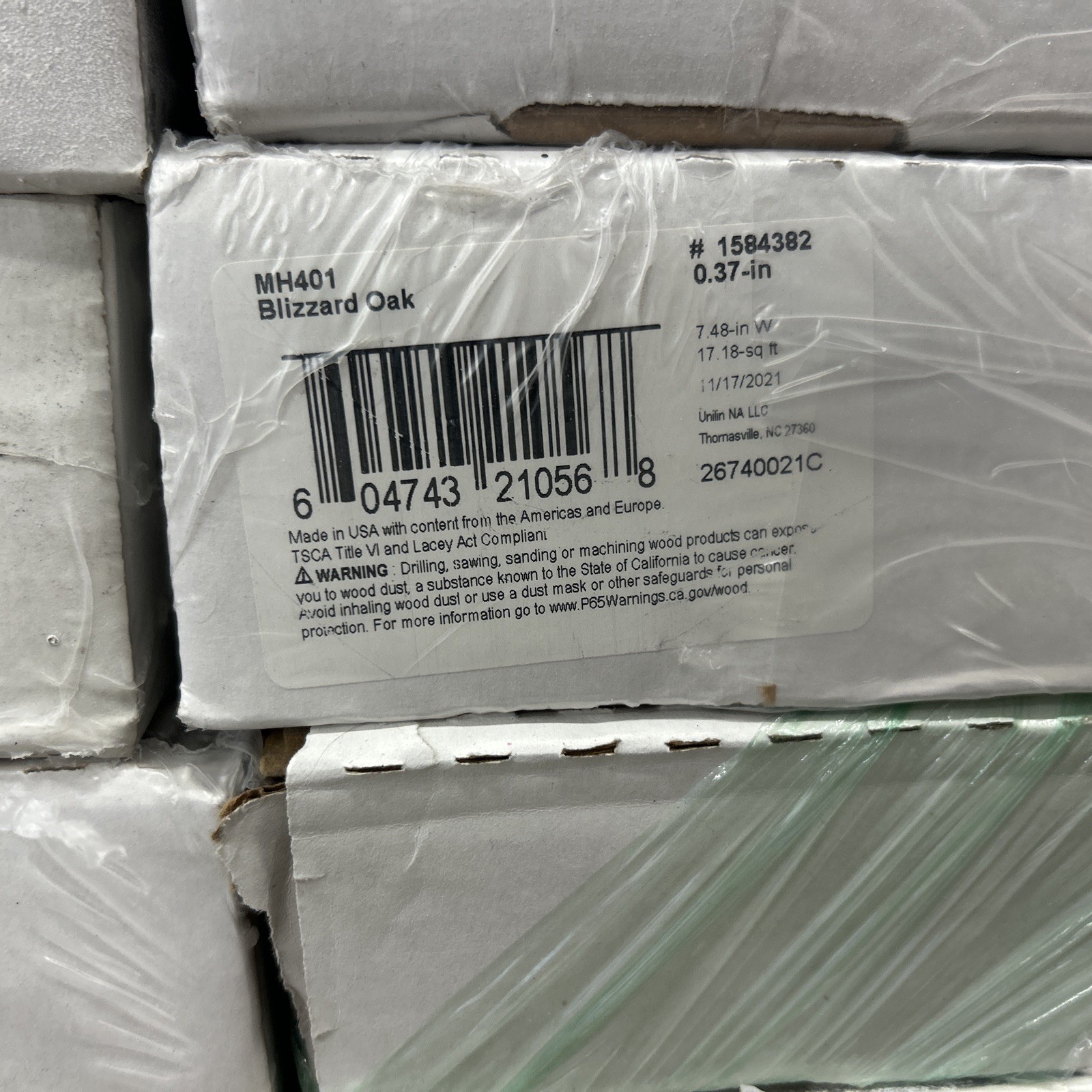 Blizzard Oak Mohawk Engineered hardwood Flooring, Open Box,Not Used, 17.18 Box
