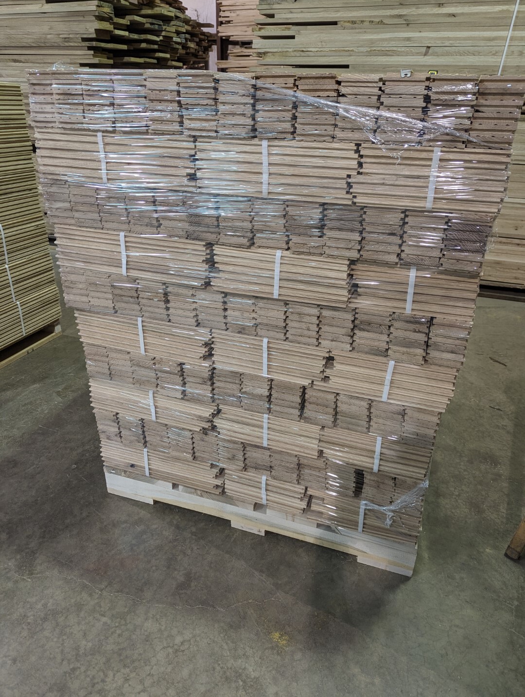 Mixed Grade Red Oak Unfinished Solid 3/4″ x 3″ Flooring Shorts $1.14/SF (550 SF)