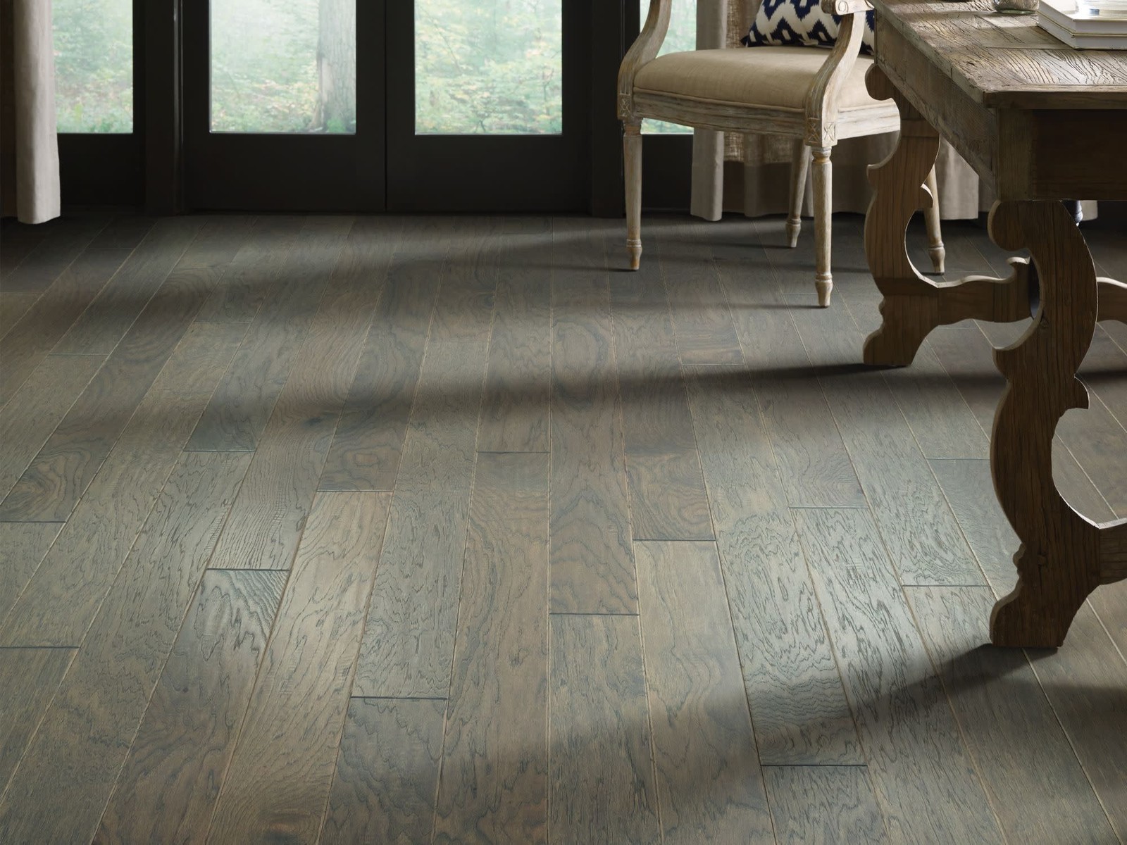 Shaw SW592 Fremont Hickory 5″W Heavy Scraped Engineered Hardwood – Weathered