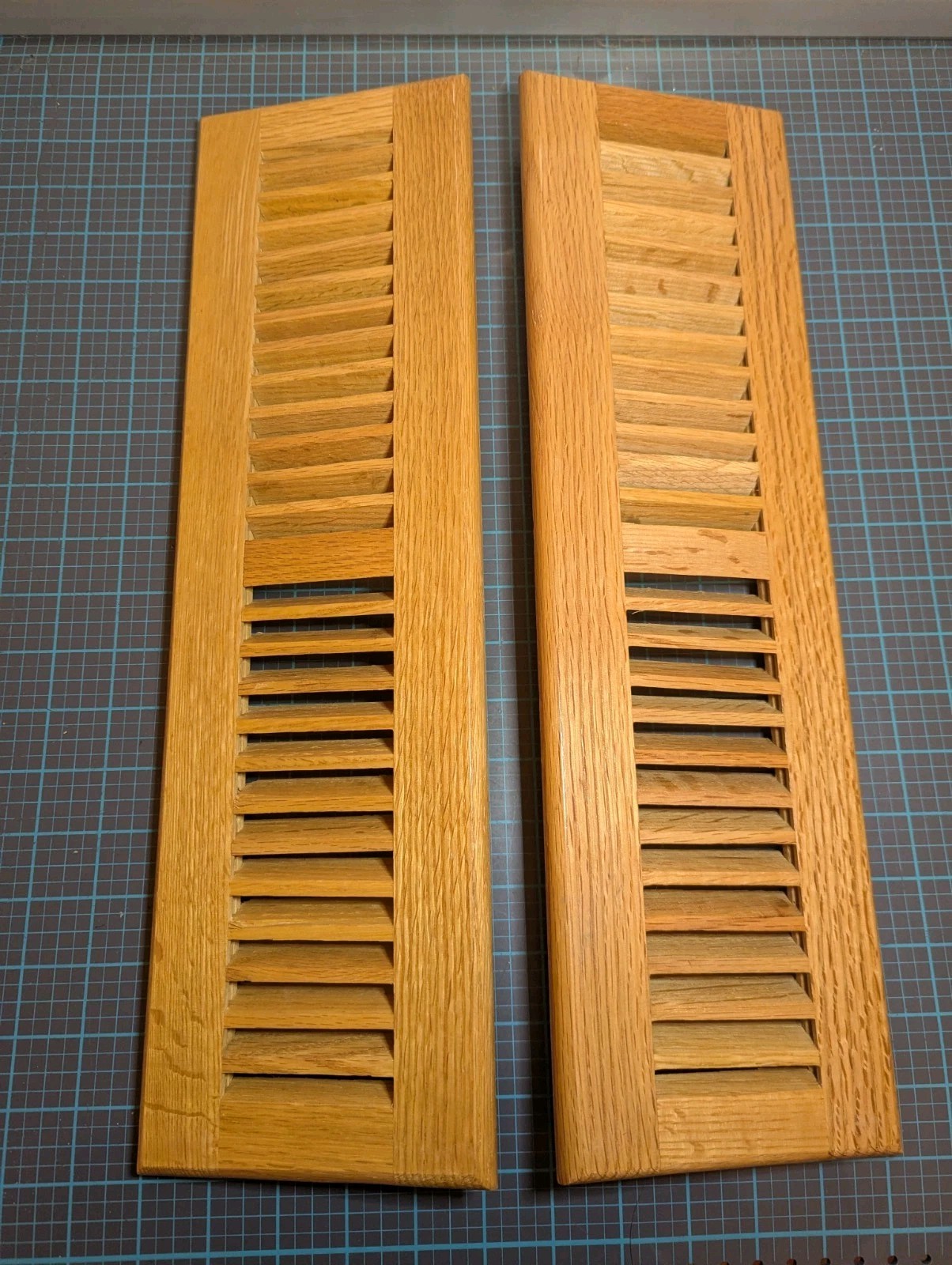 Prefinished Golden Oak Natural Flush Vents 18″X5″