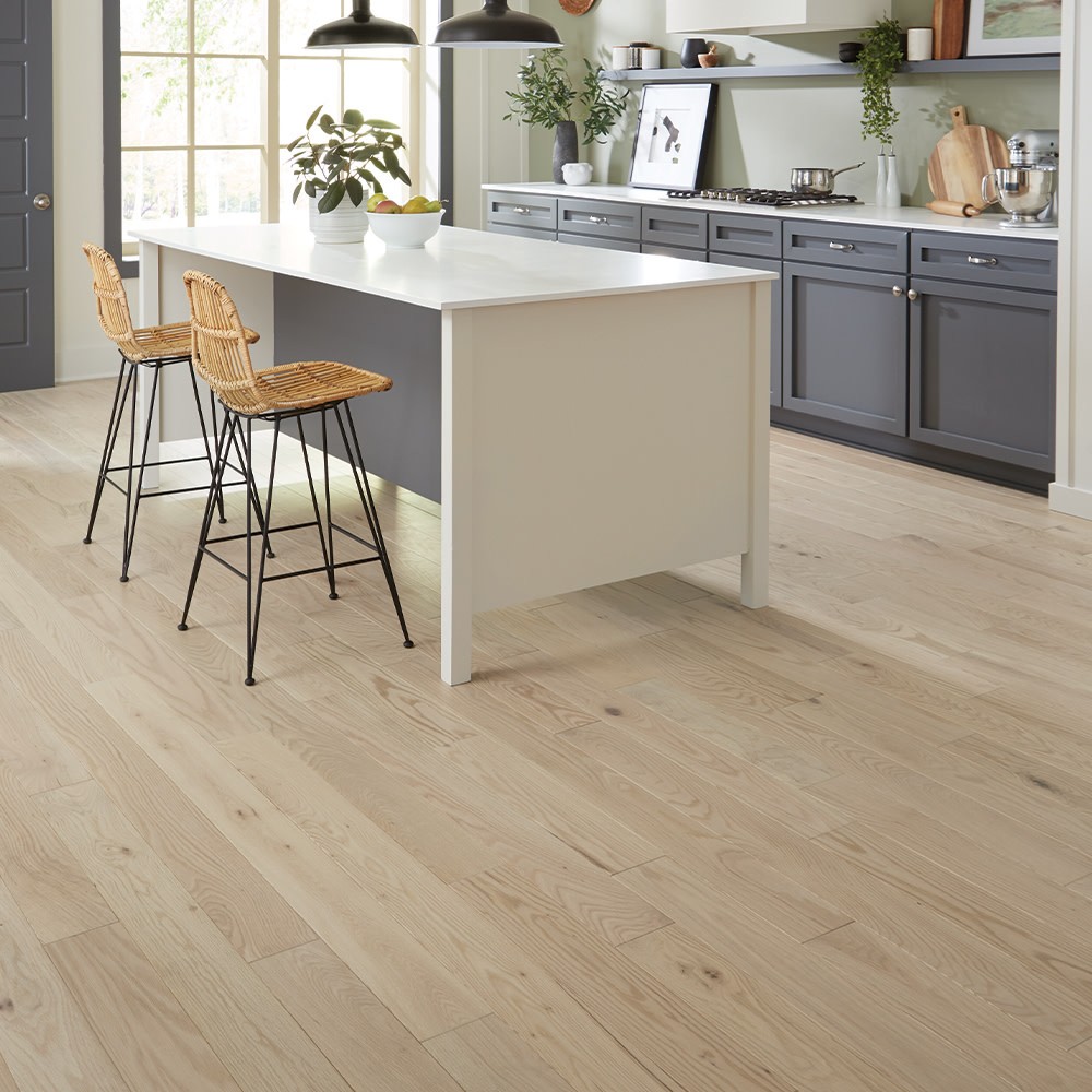 Mullican 26025 Nordic Naturals 5″W Smooth Solid Red Oak Hardwood – Glistening