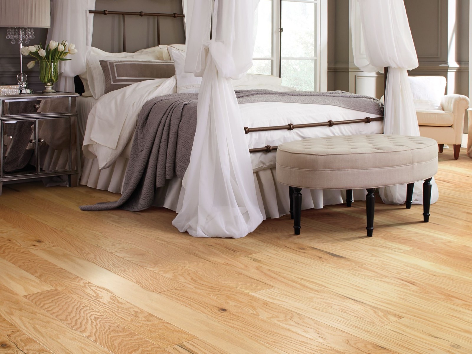Shaw SW582 Albright Oak 5″W Smooth Engineered Red Oak Hardwood – Cherry