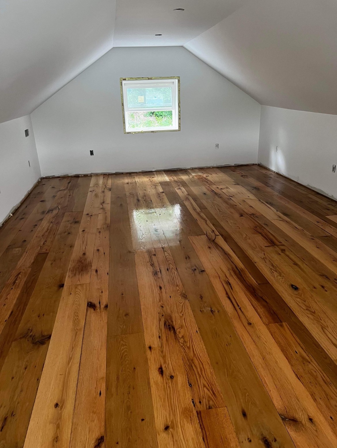 New Reclaimed/Re-milled 3/4″Red Oak Floors 4″-6″-300′ Lots $2000.00 Delivered