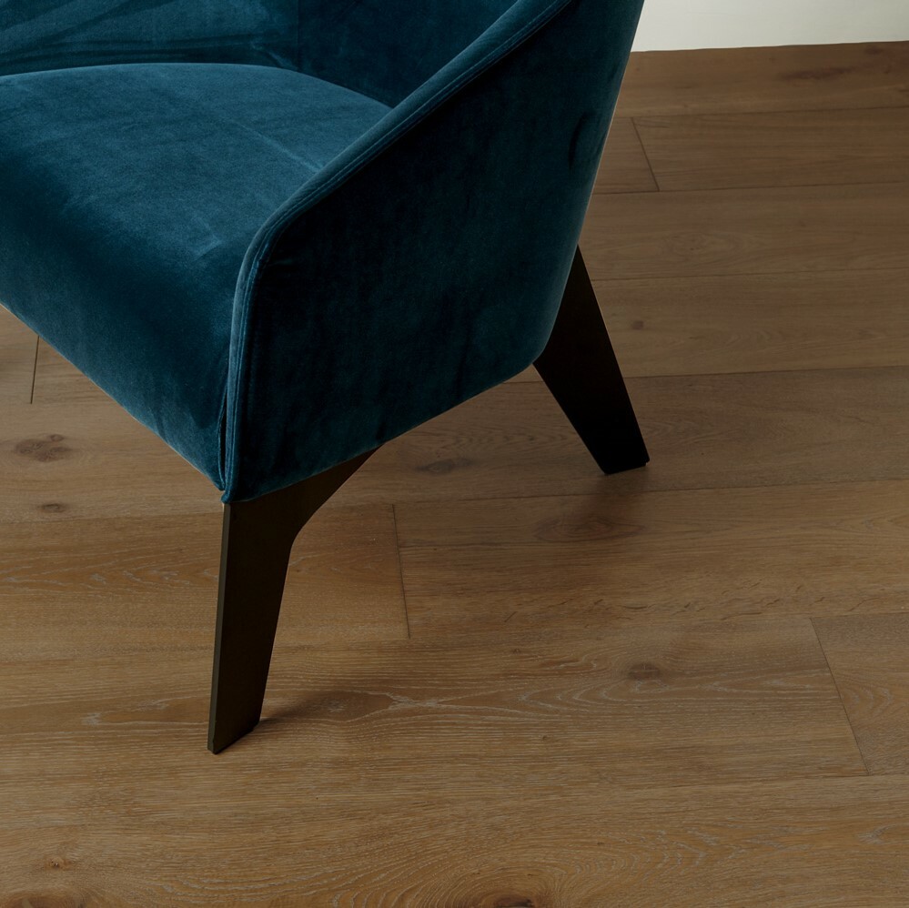 European Oak Scandicci: 9 1/2″ x 5/8″ Premium Engineered Wood Floor w/ 4mm Wear