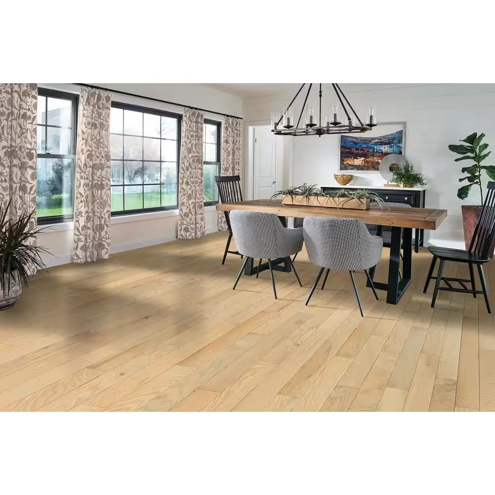 Plano Light Warmth Red Oak 3/4 In. T X 5 In. W Smooth Solid Hardwood Flooring (2