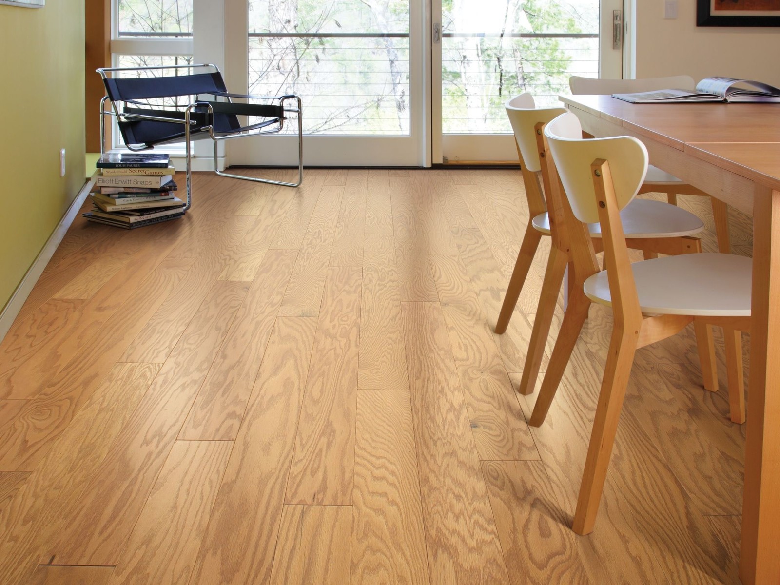 Shaw SW582 Albright Oak 5″W Smooth Engineered Red Oak Hardwood – Gunstock