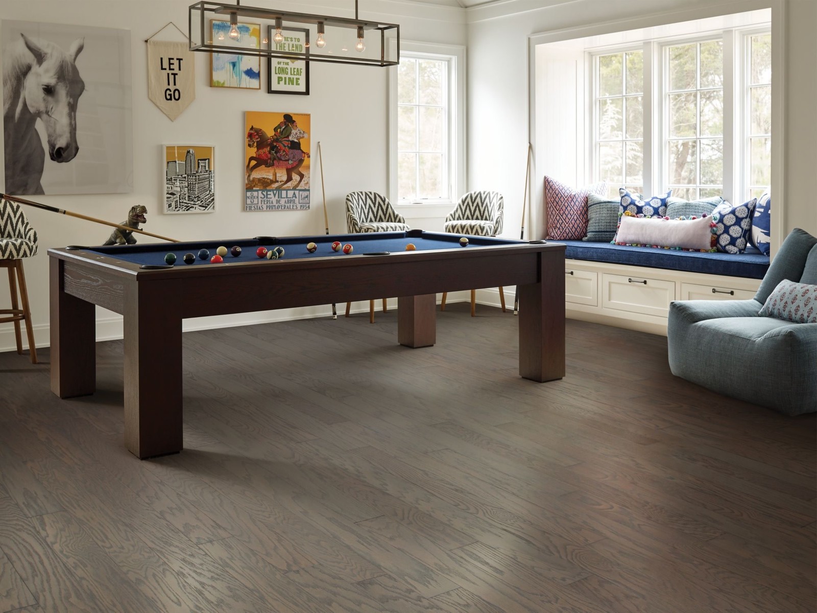 Shaw SW582 Albright Oak 5″W Smooth Engineered Red Oak Hardwood – Coffee Bean