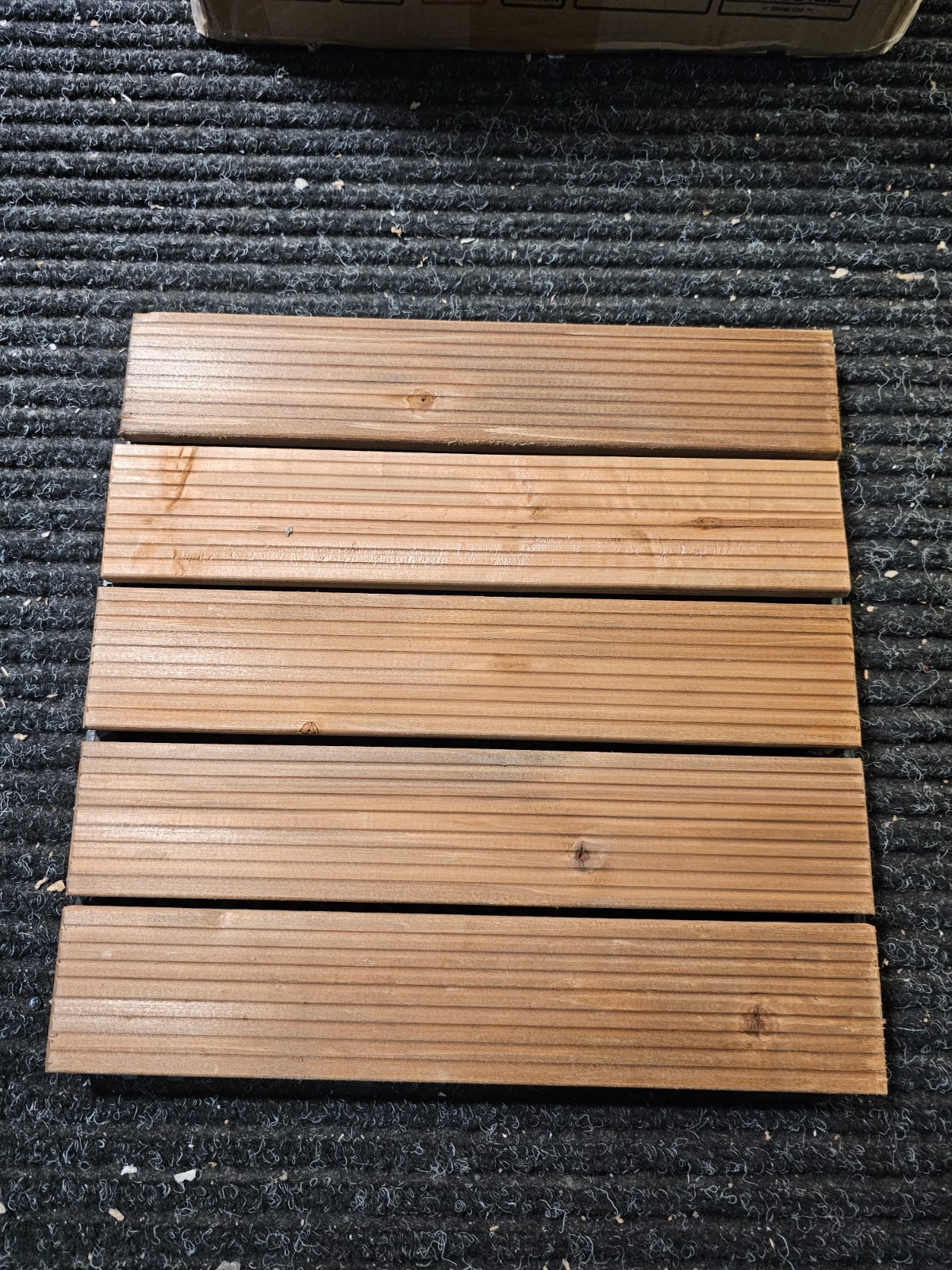 (QTY 11) Yaheetech 591786 12 x 12in Wood Flooring Tiles for Patio Garden -Brown